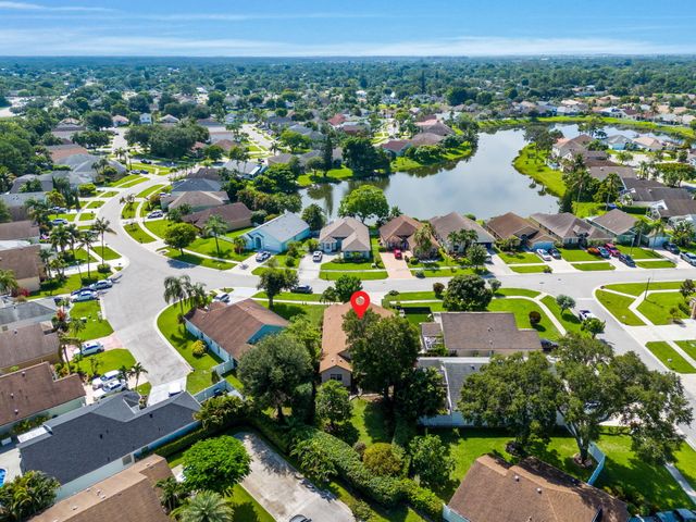 125 Saratoga Boulevard E, Royal Palm Beach, FL 33411