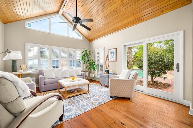 5721 COURTLAND Place, Alexandria, LA 71301