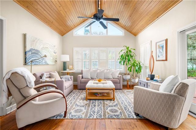 5721 COURTLAND Place, Alexandria, LA 71301