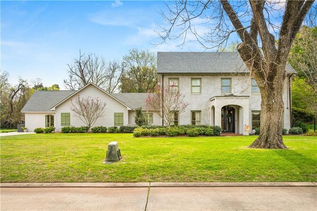 5721 COURTLAND Place, Alexandria, LA 71301