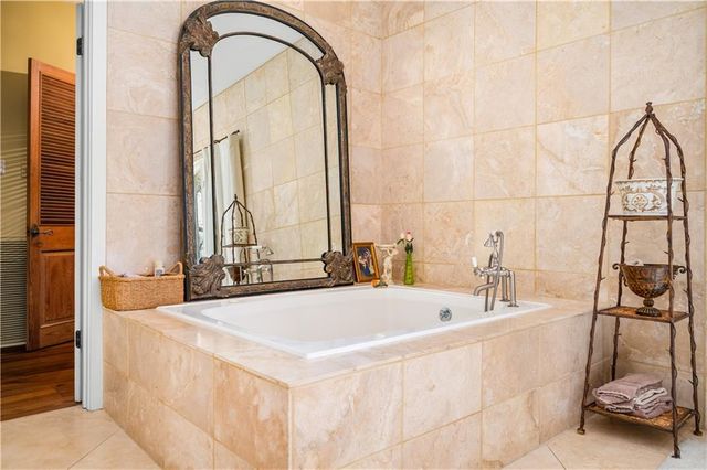 5721 COURTLAND Place, Alexandria, LA 71301