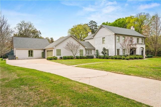 5721 COURTLAND Place, Alexandria, LA 71301