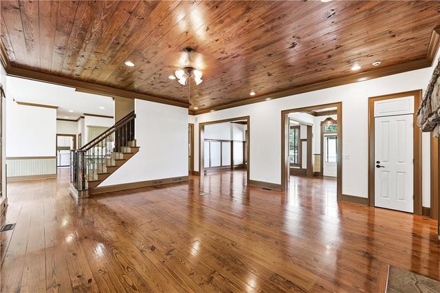 5618 Burke Lane, Gainesville, GA 30506