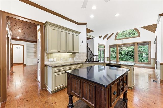 5618 Burke Lane, Gainesville, GA 30506