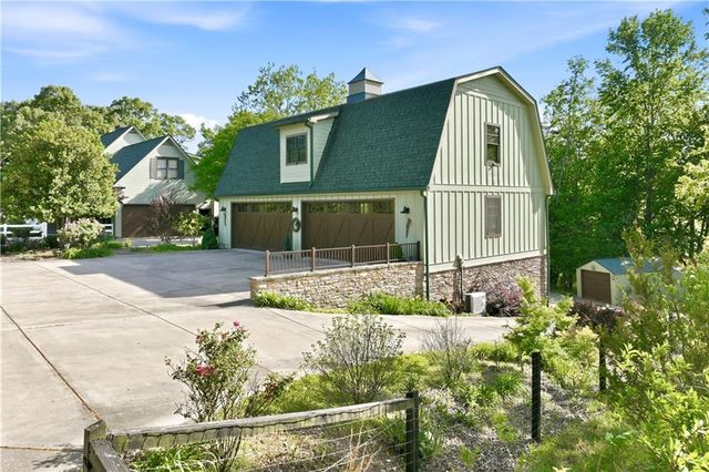 5618 Burke Lane, Gainesville, GA 30506