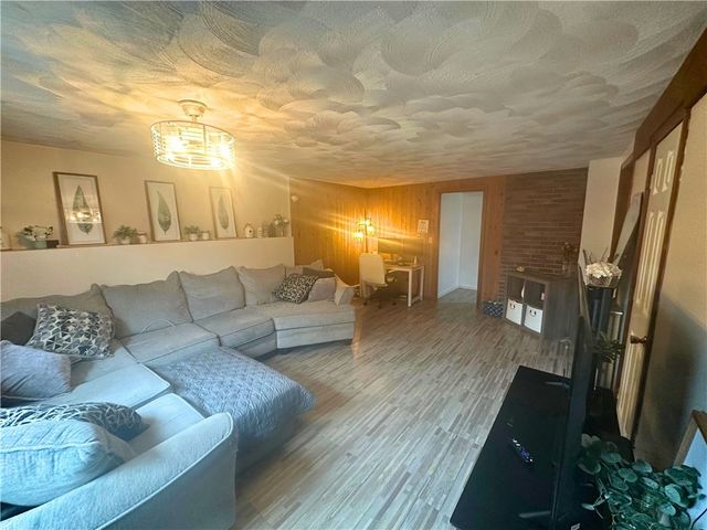 936 Greenville Avenue, Smithfield, RI 02828