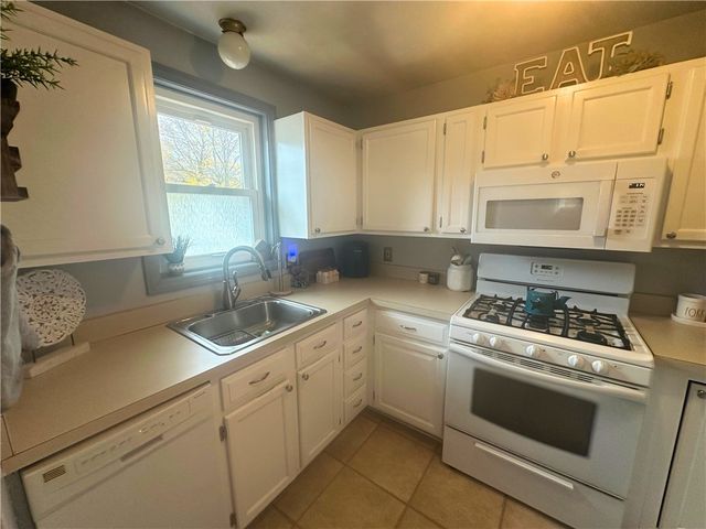 936 Greenville Avenue, Smithfield, RI 02828