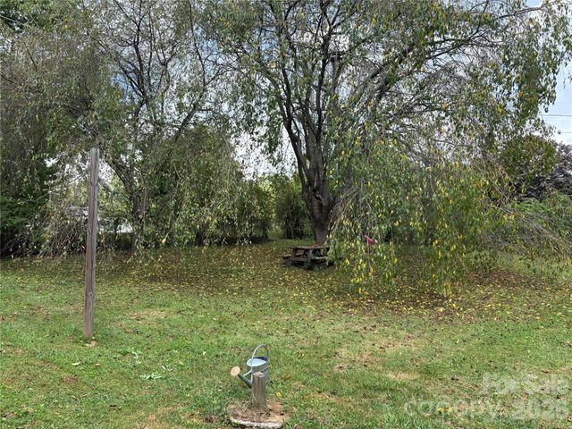 408 McCoy Cove Road, Black Mountain, NC 28711