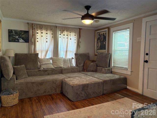 408 McCoy Cove Road, Black Mountain, NC 28711