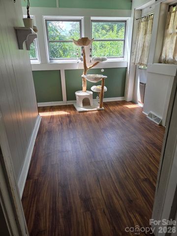 408 McCoy Cove Road, Black Mountain, NC 28711