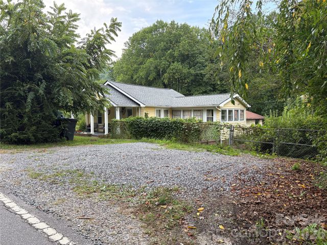 408 McCoy Cove Road, Black Mountain, NC 28711