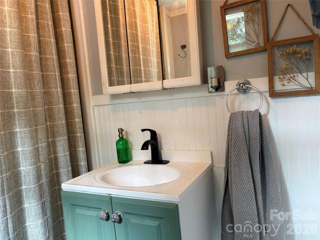 408 McCoy Cove Road, Black Mountain, NC 28711