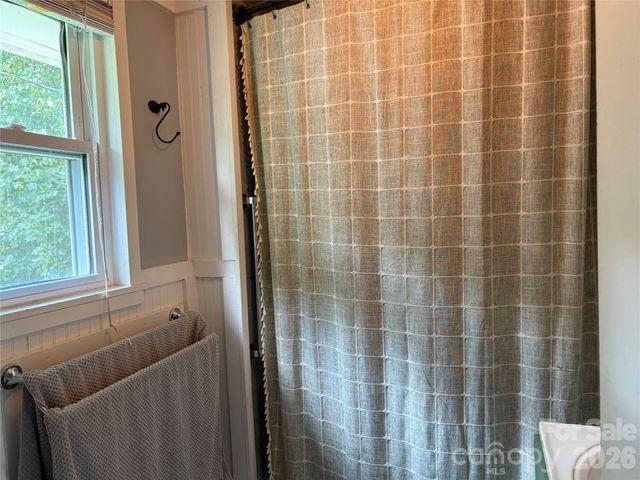 408 McCoy Cove Road, Black Mountain, NC 28711