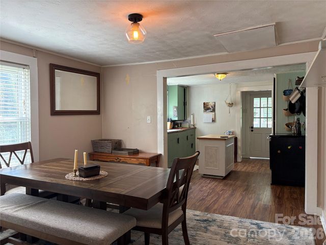 408 McCoy Cove Road, Black Mountain, NC 28711