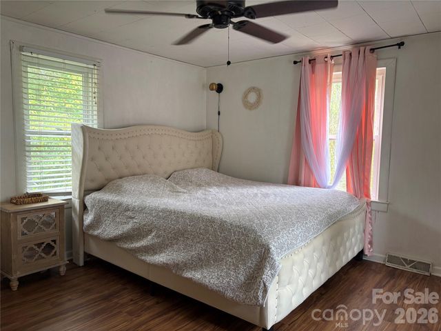 408 McCoy Cove Road, Black Mountain, NC 28711