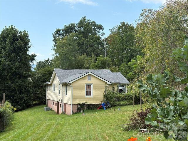 408 McCoy Cove Road, Black Mountain, NC 28711