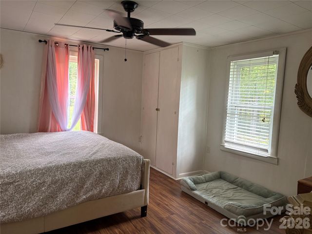 408 McCoy Cove Road, Black Mountain, NC 28711