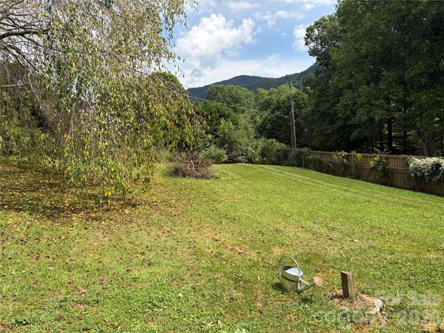 408 McCoy Cove Road, Black Mountain, NC 28711