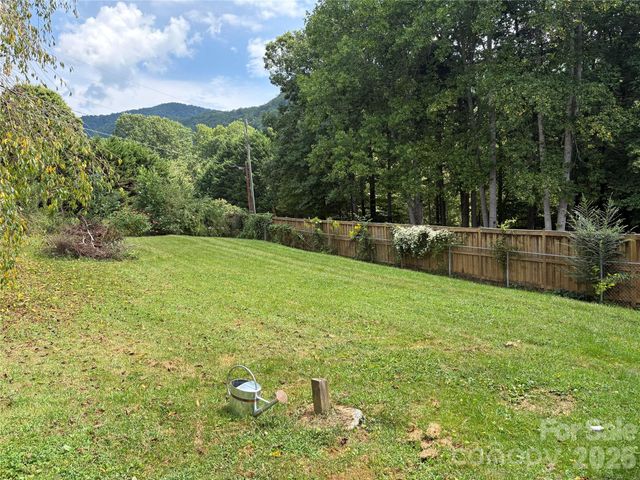 408 McCoy Cove Road, Black Mountain, NC 28711