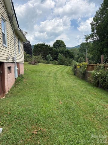 408 McCoy Cove Road, Black Mountain, NC 28711