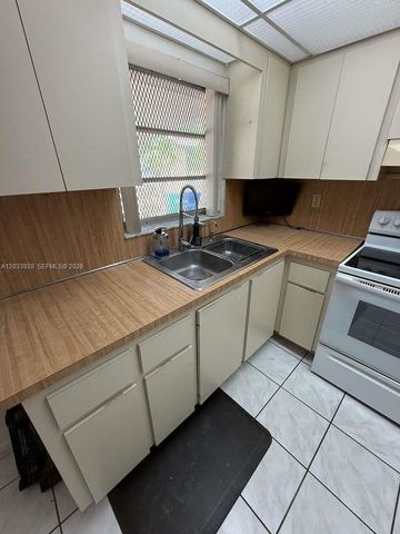 1140 SW 9th St 2, Miami, FL 33130