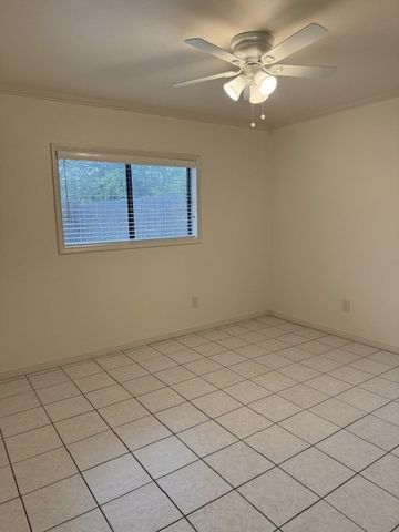 4202 Wolf Creek Dr, Corpus Christi, TX 78413