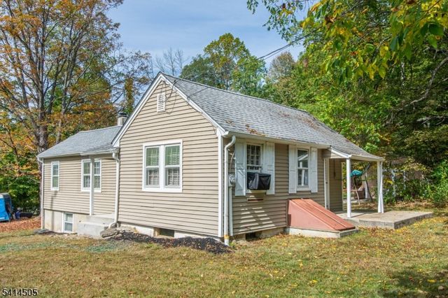 25 Lake Pochung Rd, Vernon Twp., NJ 07461