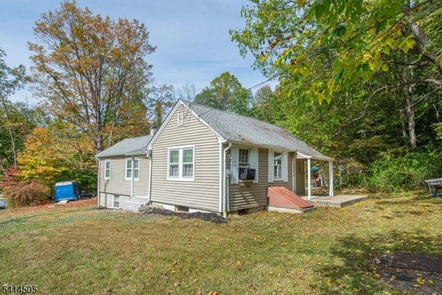 25 Lake Pochung Rd, Vernon Twp., NJ 07461