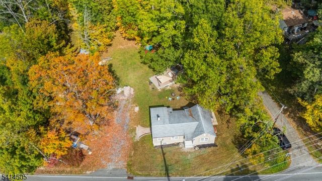 25 Lake Pochung Rd, Vernon Twp., NJ 07461