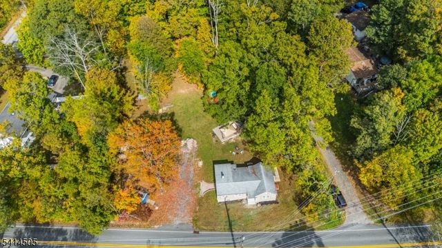 25 Lake Pochung Rd, Vernon Twp., NJ 07461