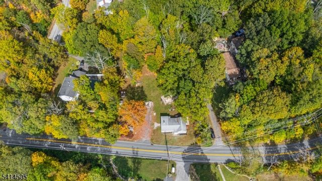 25 Lake Pochung Rd, Vernon Twp., NJ 07461