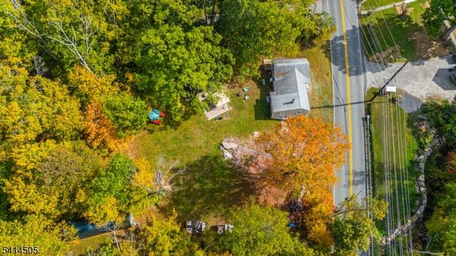 25 Lake Pochung Rd, Vernon Twp., NJ 07461