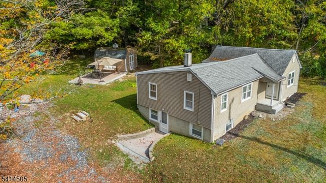 25 Lake Pochung Rd, Vernon Twp., NJ 07461