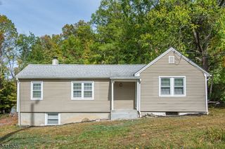 25 Lake Pochung Rd, Vernon Twp., NJ 07461