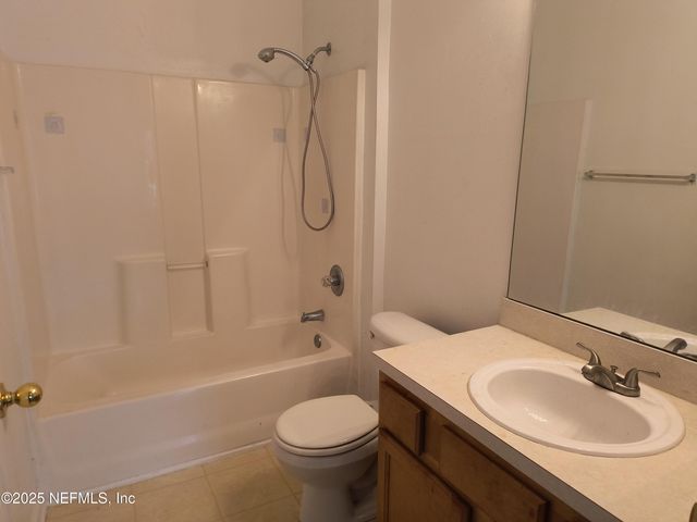 6112 MAGGIES Circle 108, Jacksonville, FL 32244