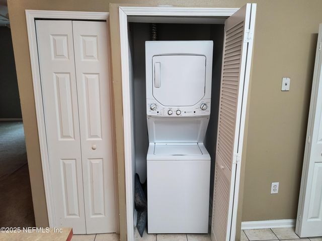 6112 MAGGIES Circle 108, Jacksonville, FL 32244