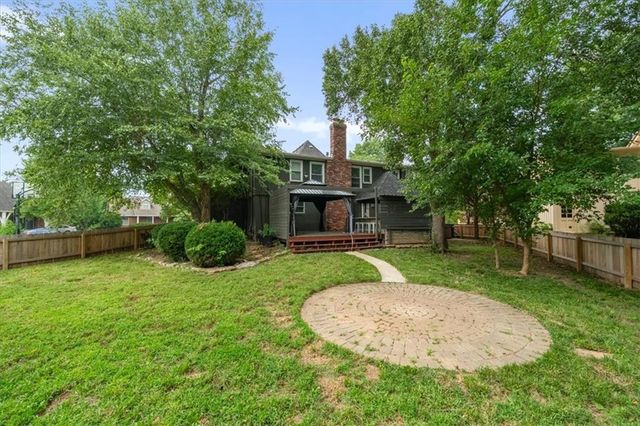 3617 NW Blue Jacket Drive, Lee's Summit, MO 64064