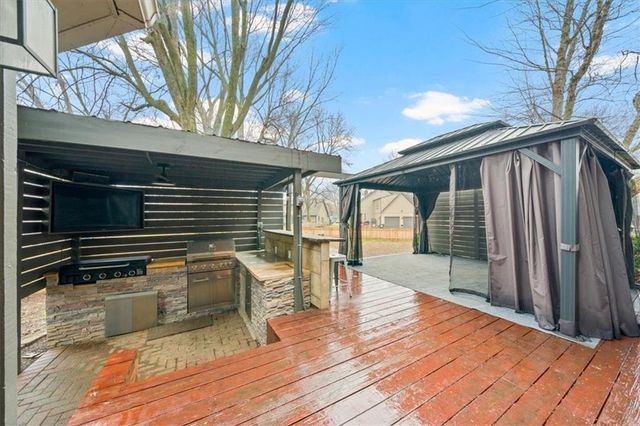 3617 NW Blue Jacket Drive, Lee's Summit, MO 64064