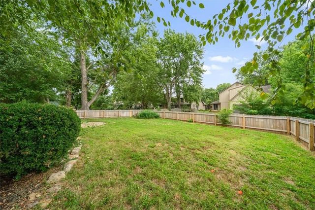 3617 NW Blue Jacket Drive, Lee's Summit, MO 64064