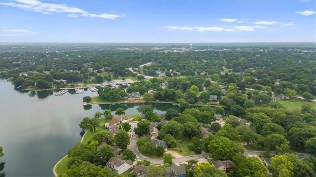 3617 NW Blue Jacket Drive, Lee's Summit, MO 64064