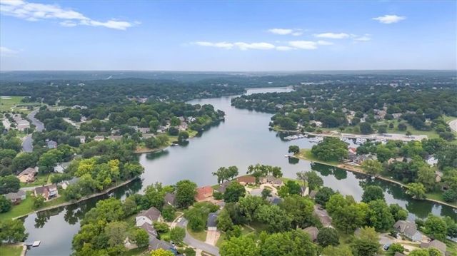 3617 NW Blue Jacket Drive, Lee's Summit, MO 64064