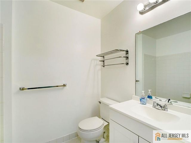 1704 Cypress Lane 4, East Brunswick, NJ 08816