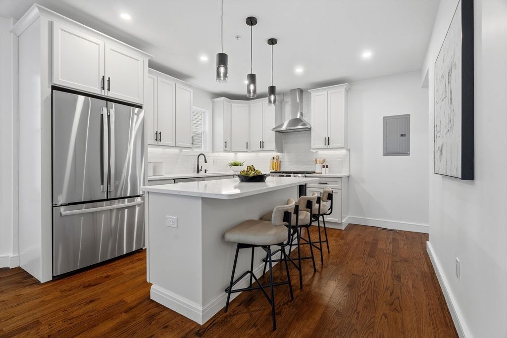 73 Romsey St 1, Boston, MA 02125