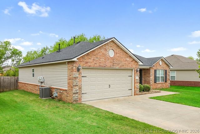 23052 S Jewell Drive, Claremore, OK 74019