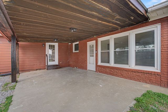 206 Blue Ribbon Pkwy, Shelbyville, TN 37160