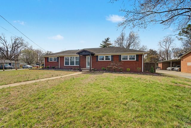 206 Blue Ribbon Pkwy, Shelbyville, TN 37160