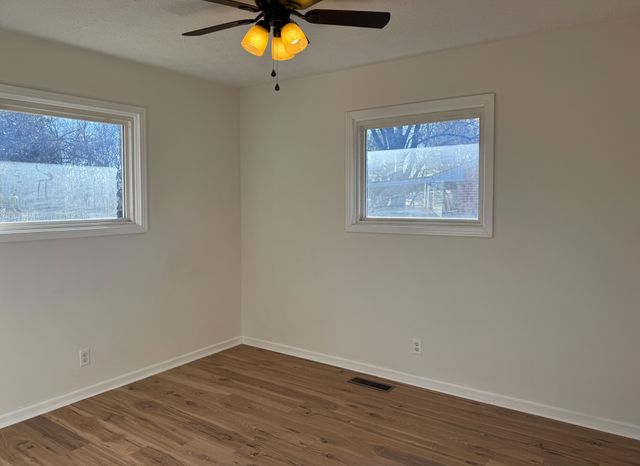 206 Blue Ribbon Pkwy, Shelbyville, TN 37160