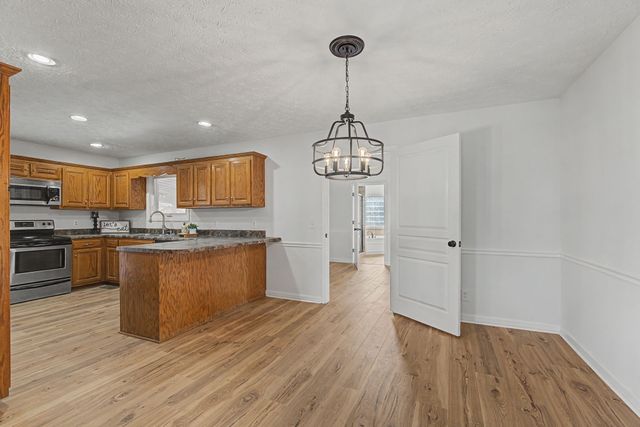 206 Blue Ribbon Pkwy, Shelbyville, TN 37160