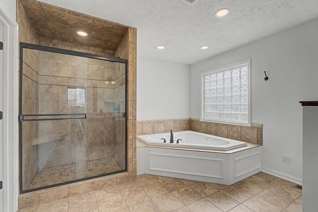 206 Blue Ribbon Pkwy, Shelbyville, TN 37160