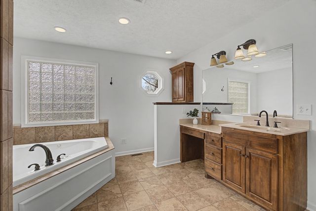 206 Blue Ribbon Pkwy, Shelbyville, TN 37160